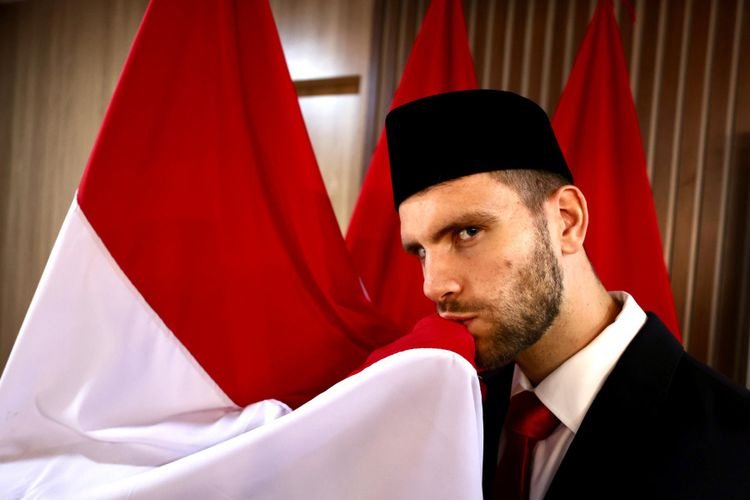 Kiper Maarten Paes Resmi dan SAH Bisa Bela Timnas Indonesia