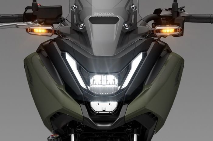 Bisa Simpan Helm di Tangki, Motor Adventure Terbaru Honda Dilengkapi Teknologi RoadSync