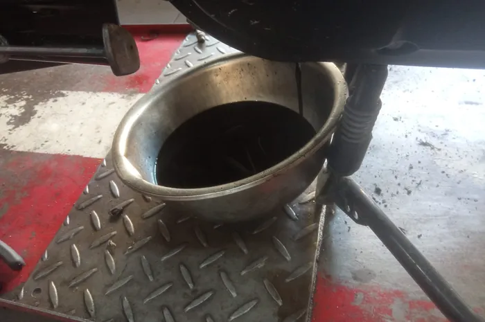 Alasan Wajib Ganti Oli Motor Secara Berkala, Enggak Cuma Biar Terhindar Rugi Jutaan Rupiah